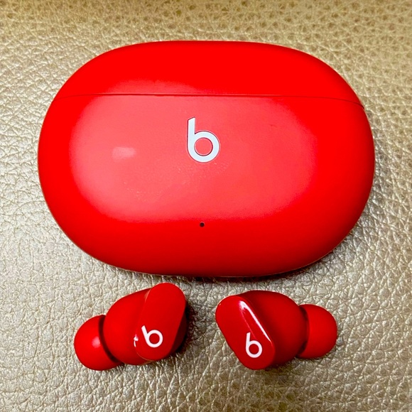 Beats Studio Buds- Beats Red